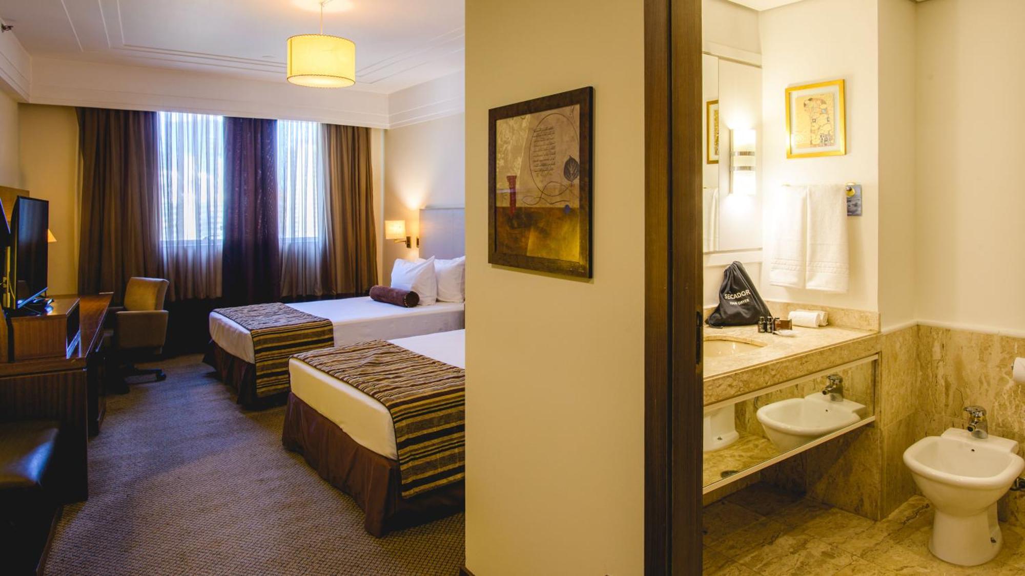 阿尔法城丽笙酒店 巴路里 外观 照片 A room at the hotel