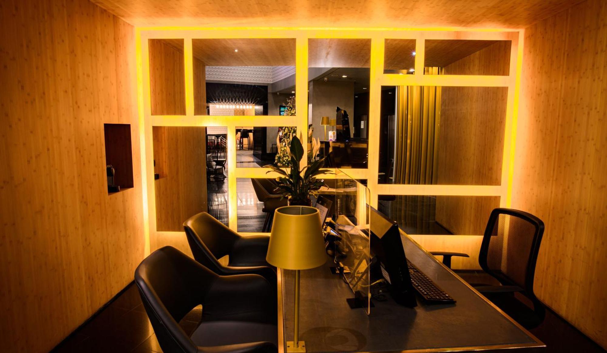 阿尔法城丽笙酒店 巴路里 外观 照片 The interior of the hotel