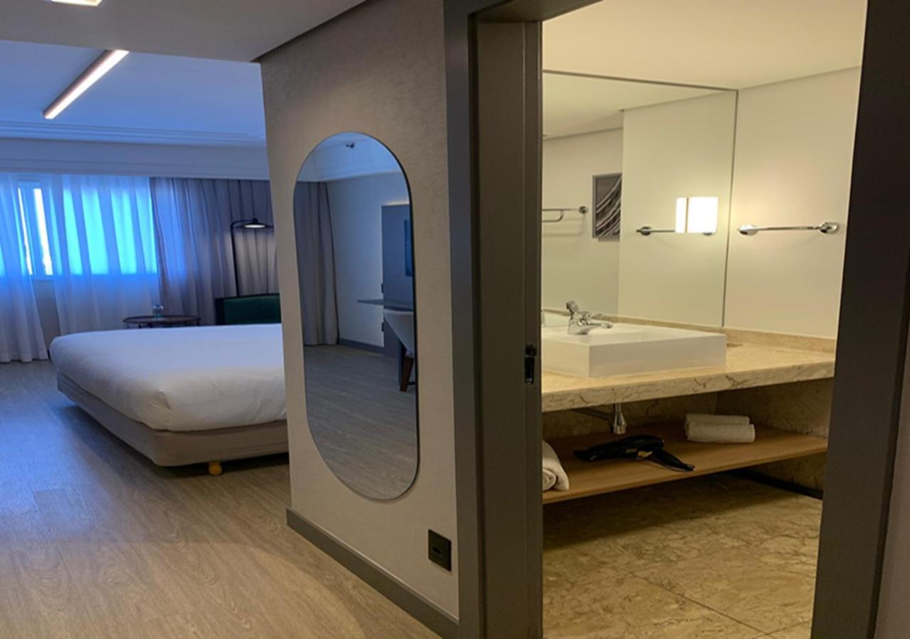 阿尔法城丽笙酒店 巴路里 外观 照片 A room at the hotel