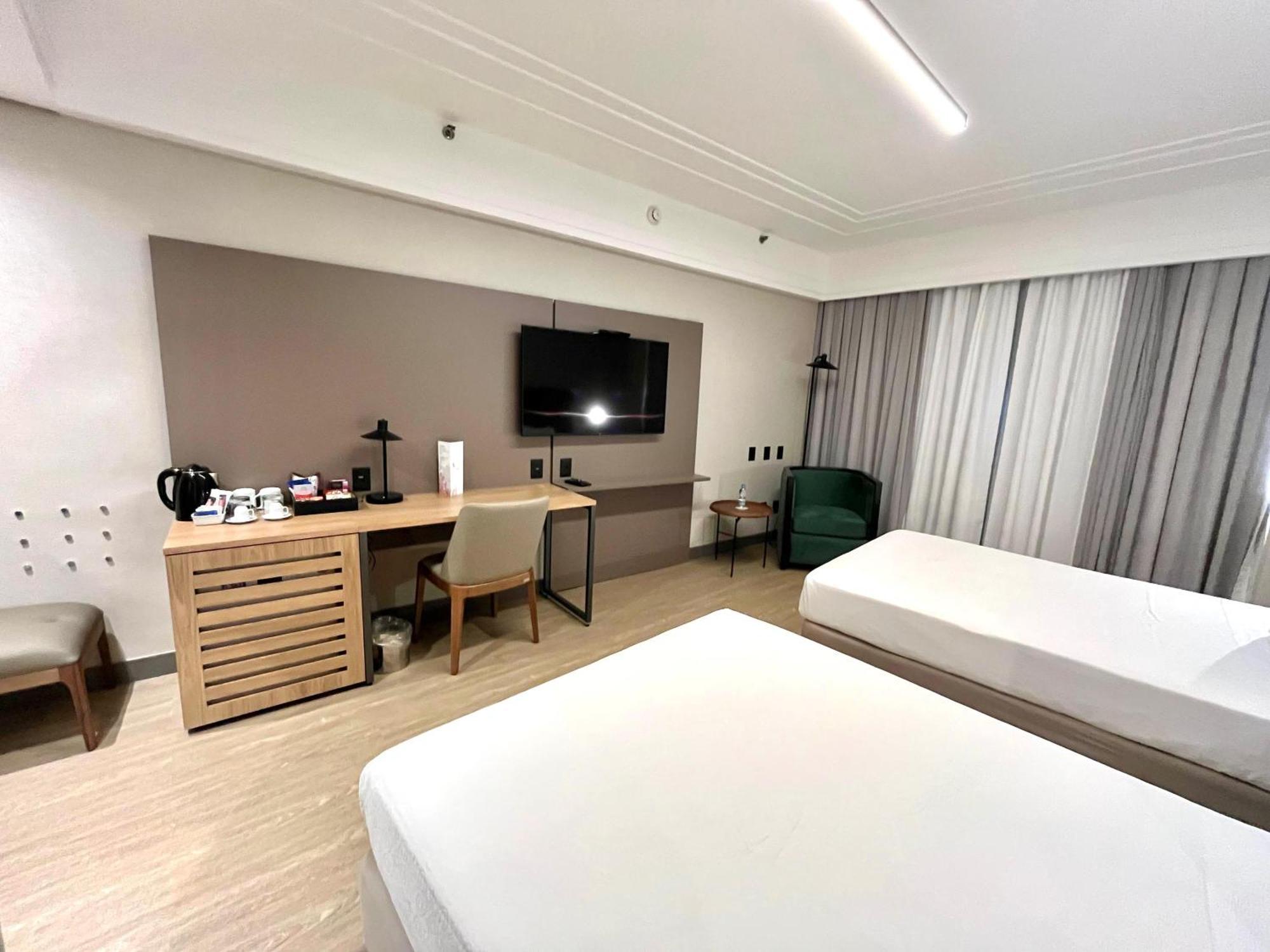 阿尔法城丽笙酒店 巴路里 外观 照片 A room at the hotel