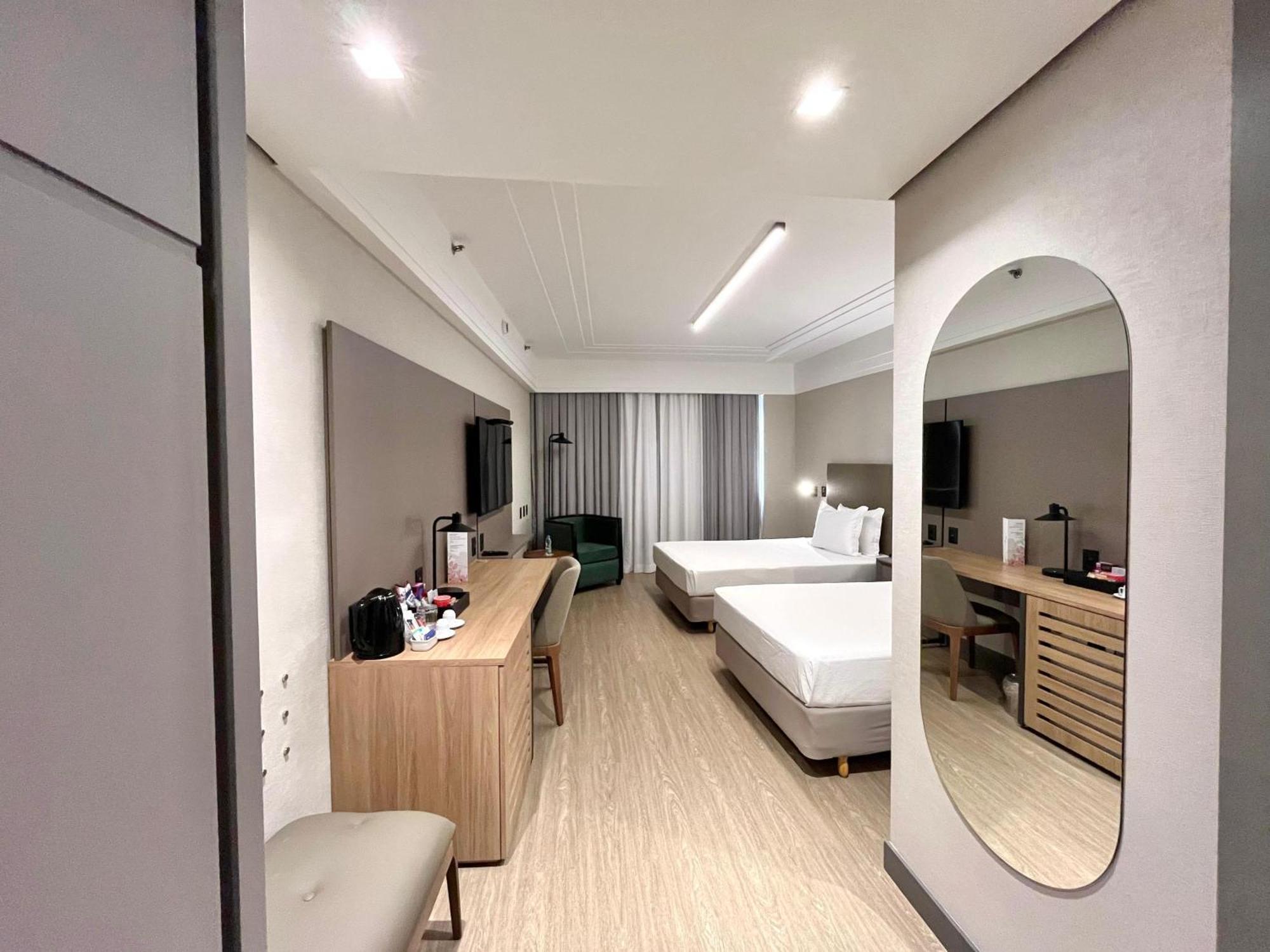 阿尔法城丽笙酒店 巴路里 外观 照片 A room at the hotel