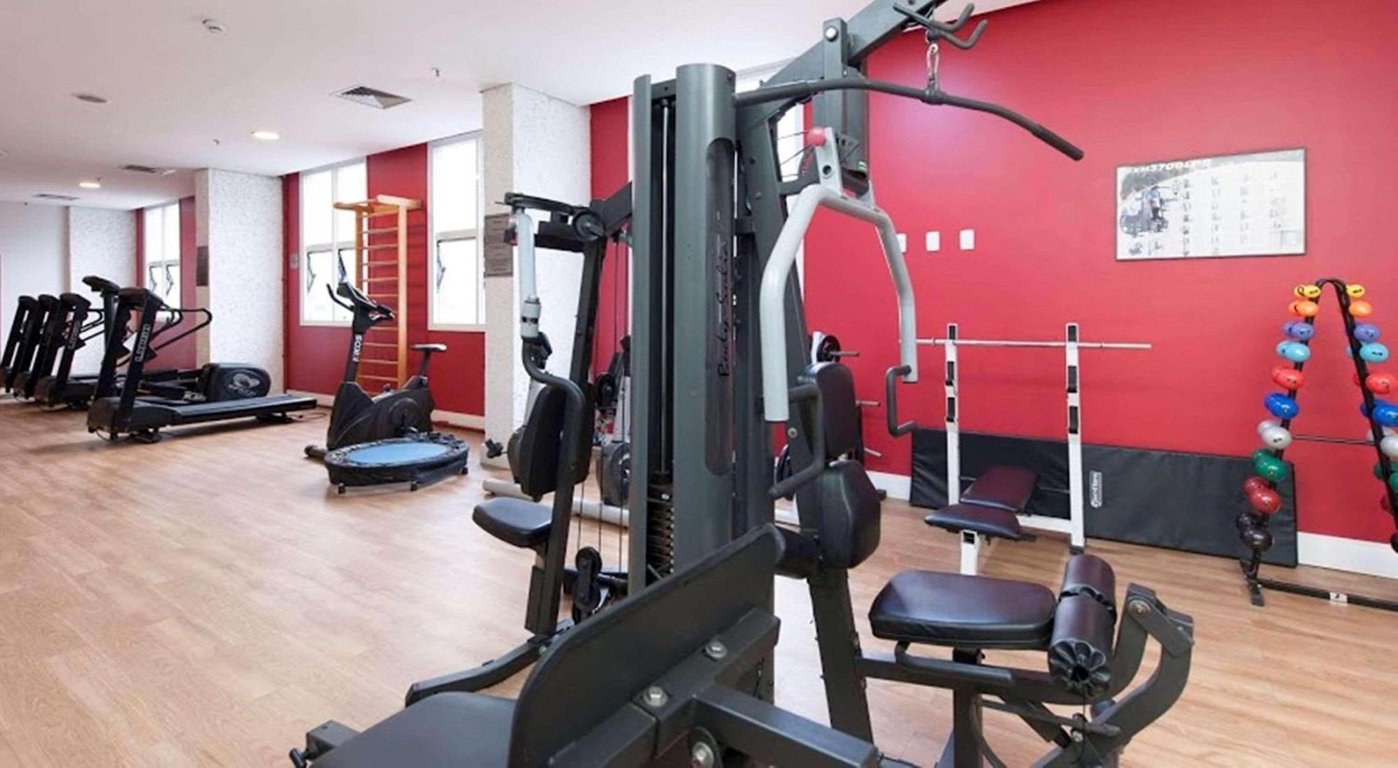 阿尔法城丽笙酒店 巴路里 外观 照片 A typical gym