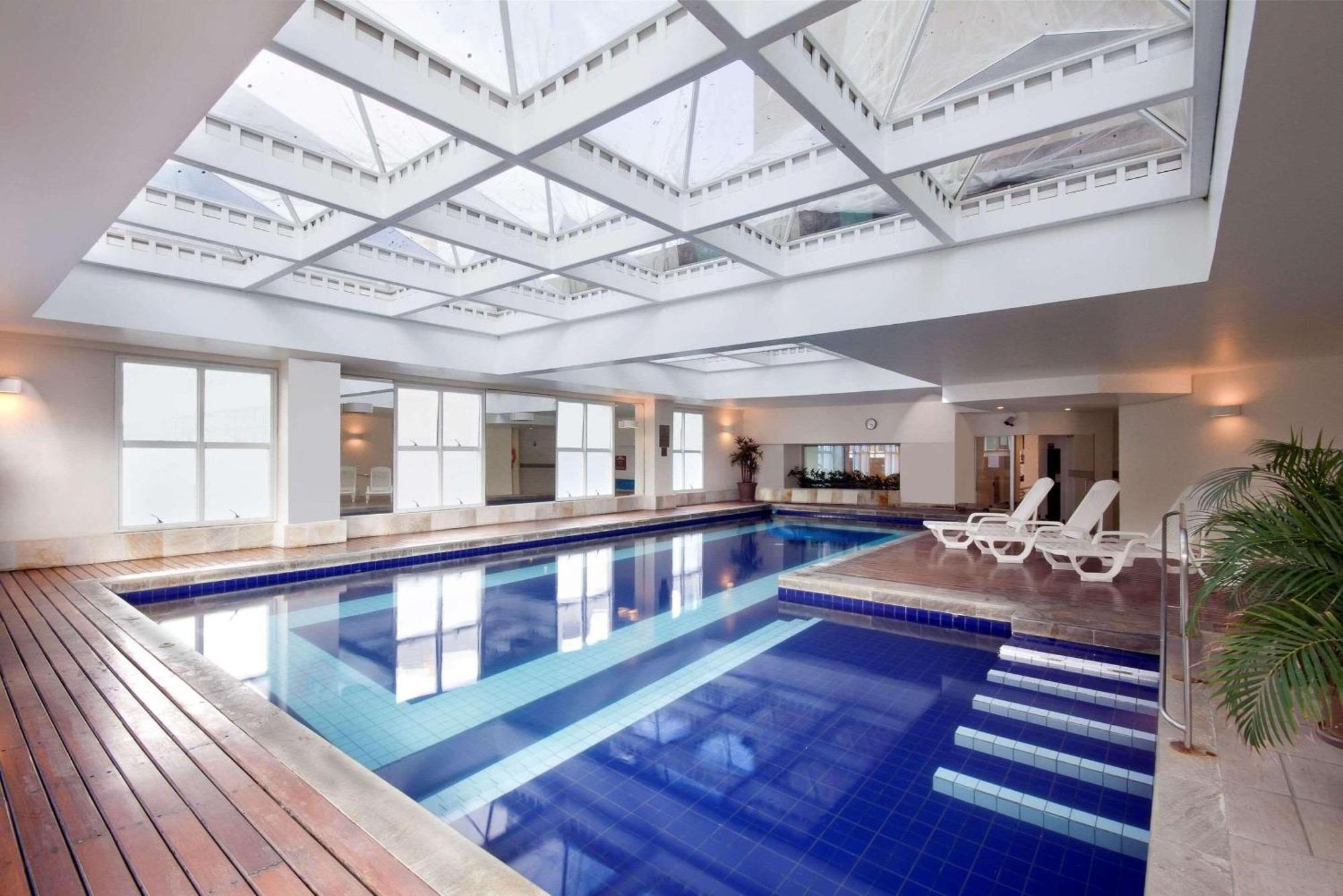 阿尔法城丽笙酒店 巴路里 外观 照片 The pool at the hotel