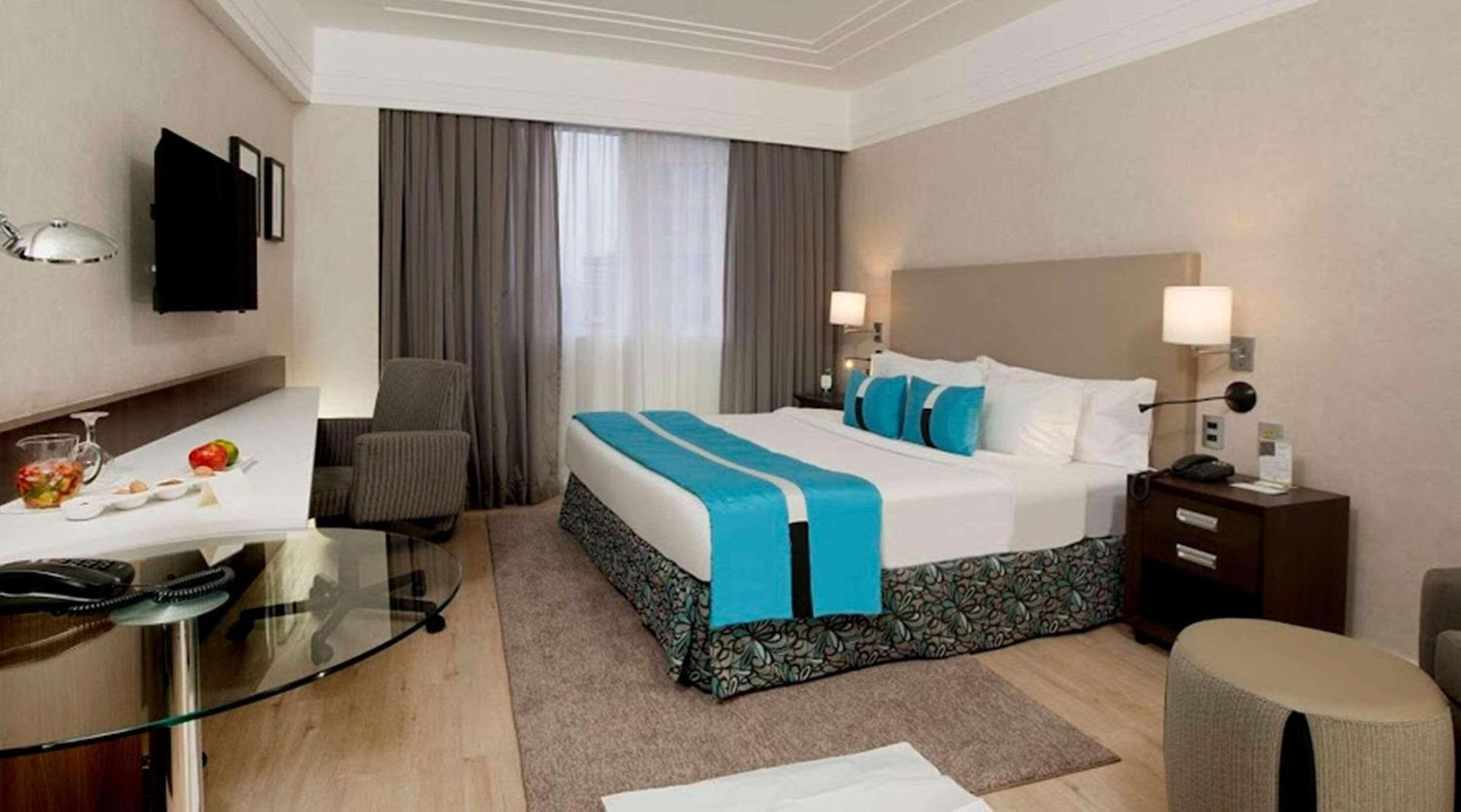 阿尔法城丽笙酒店 巴路里 外观 照片 A room at the hotel