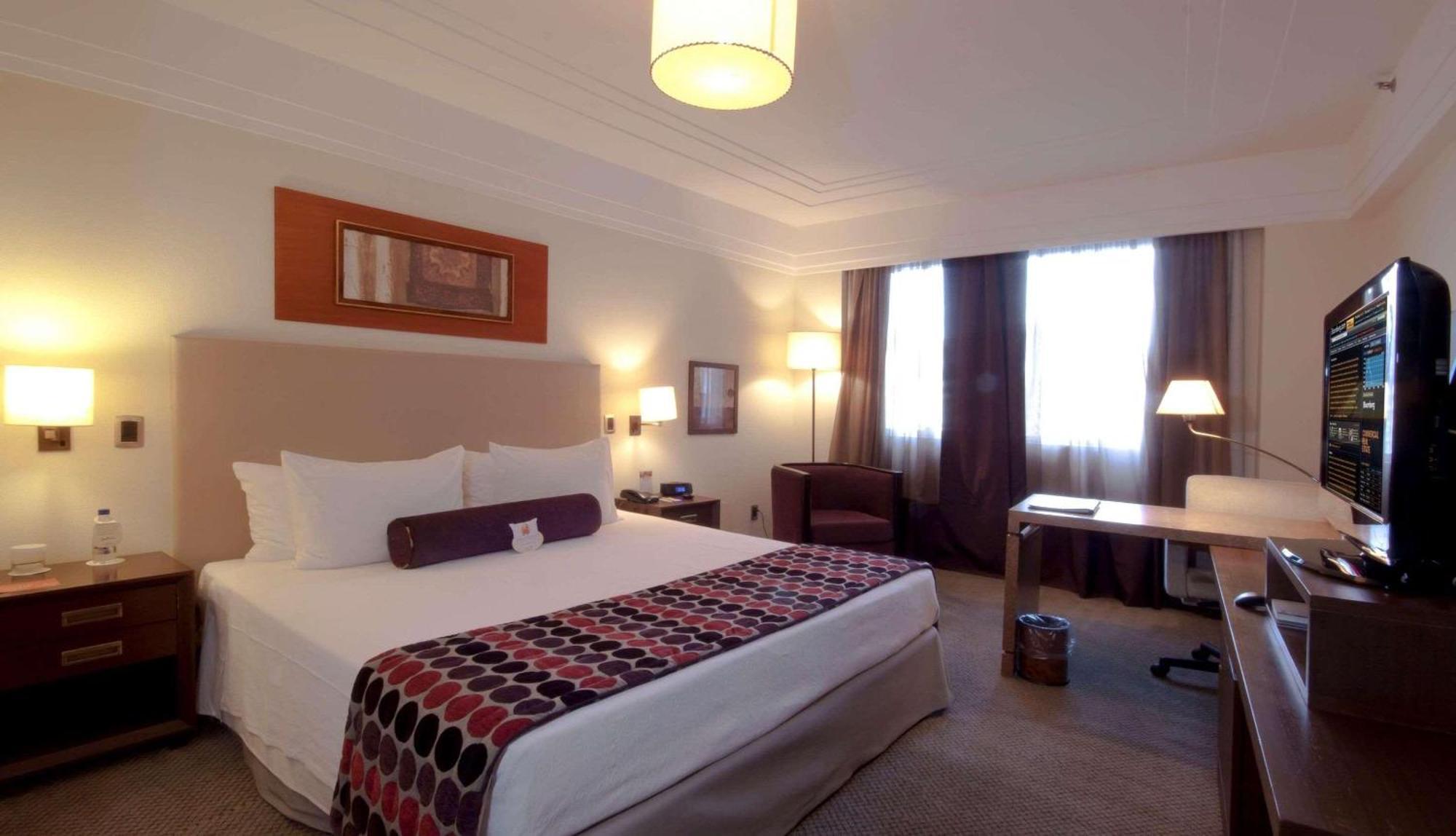 阿尔法城丽笙酒店 巴路里 外观 照片 A room at the hotel