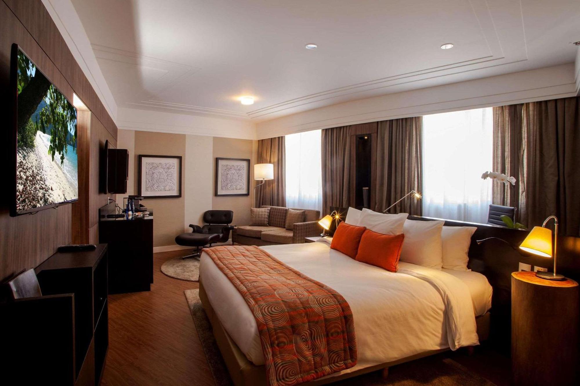 阿尔法城丽笙酒店 巴路里 外观 照片 A suite at the hotel
